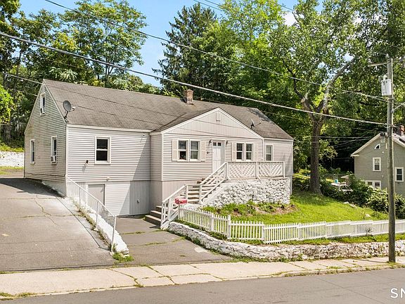 3rd image of 80 Niagara Street