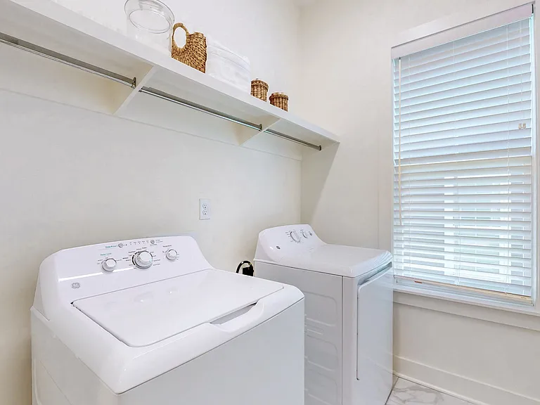 425 Herringbone Ct — Photo 8