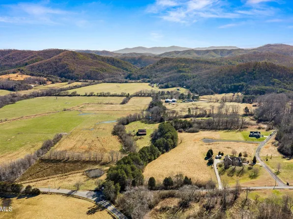 Towering Oaks Ln, Tellico Plains, TN 37385
