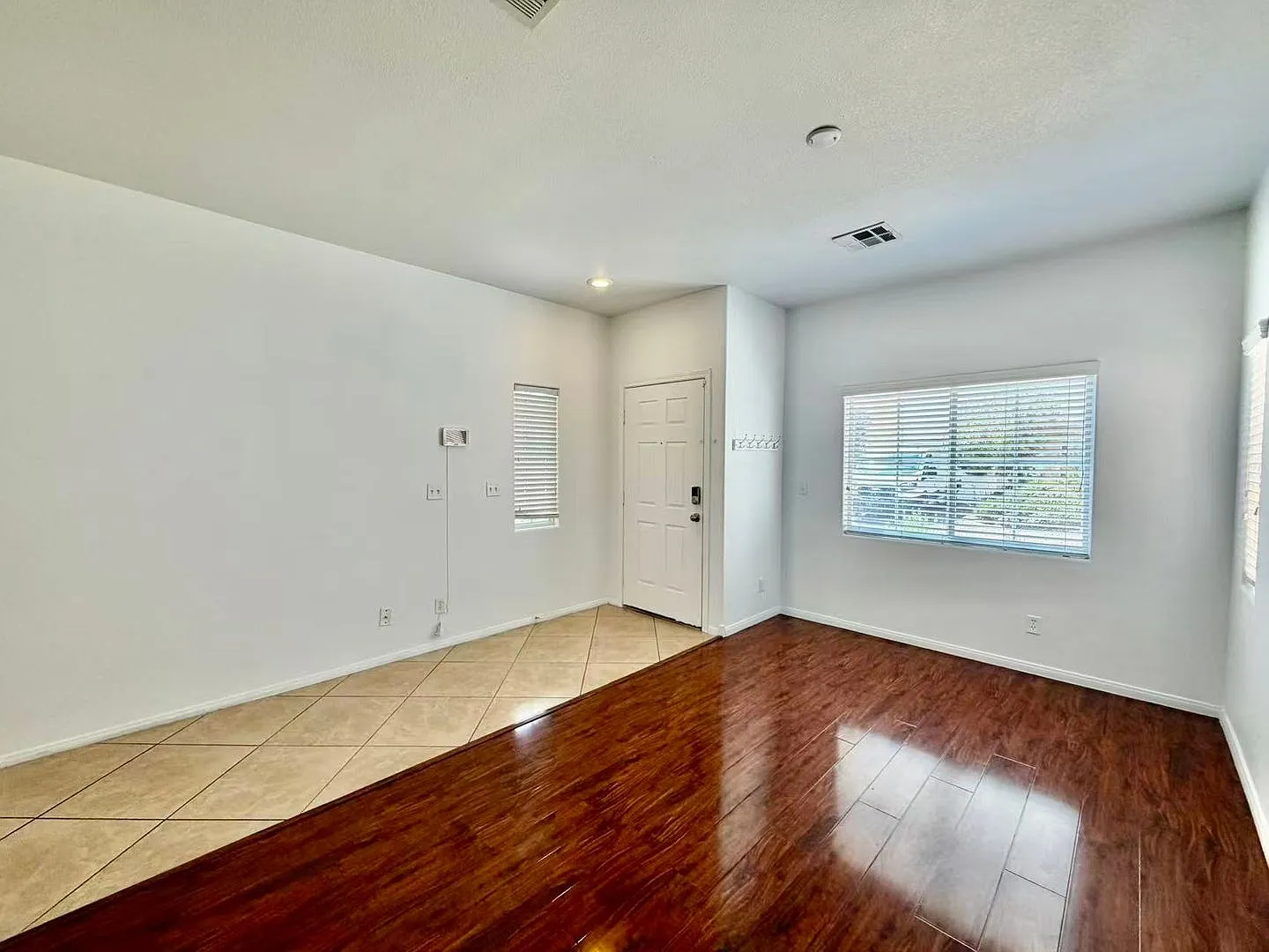 Gorgeous 2 story single family house — Photo 4