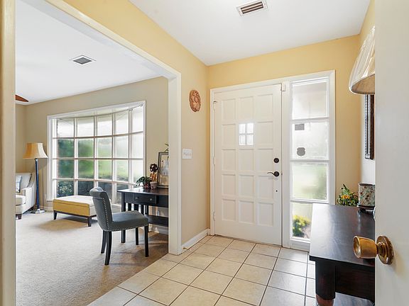 3rd image of 1863 Parkcrest Dr