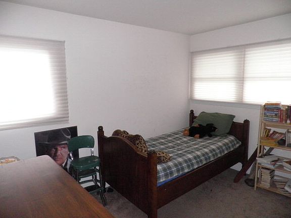 3rd image of 1705 NE Upper Dr