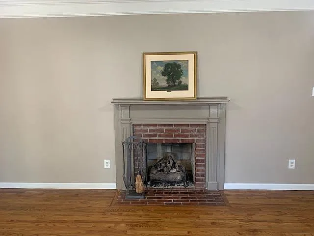 131 Columbus Dr — Photo 3