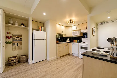 33 Hargrave St Photo 1