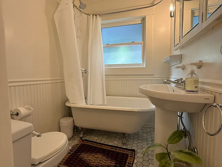 Mount Washington Dr — Photo 19
