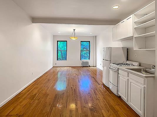 1st image of 436 W 49th St APT 4RE