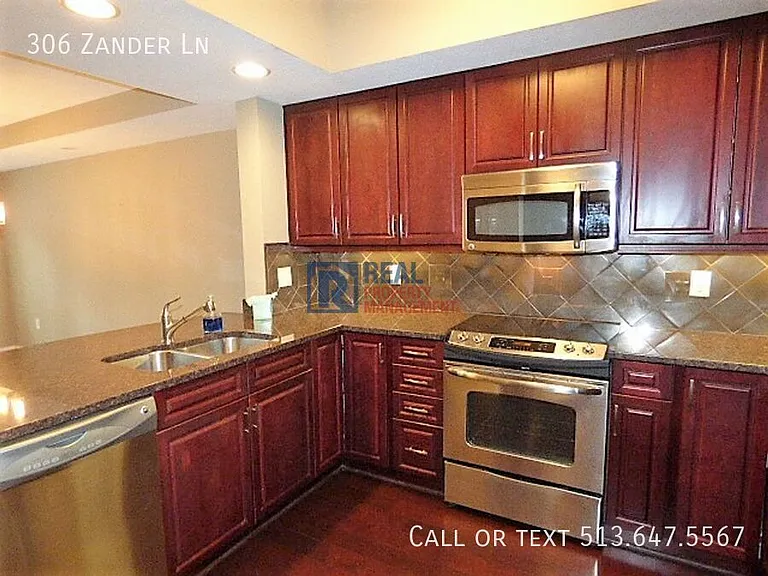 306 Zander Ln — Photo 9