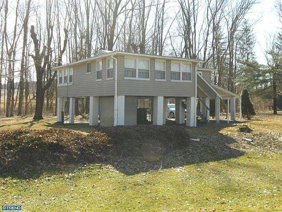 1st image of 20 Breezy Park Dr