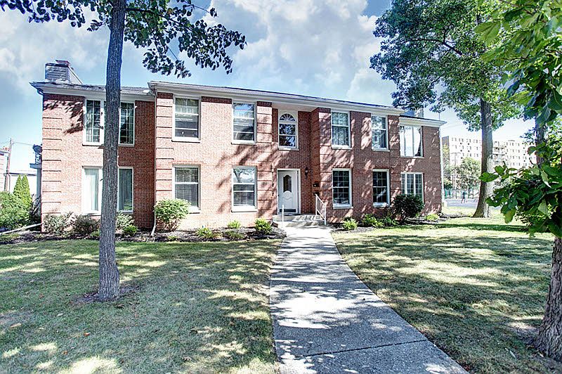 1st image of 1932 Queenswood Dr #U-5