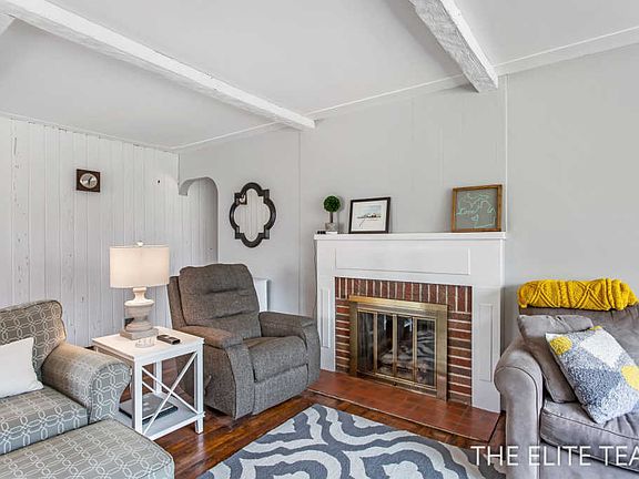 4th image of 717 Hubbard St NE