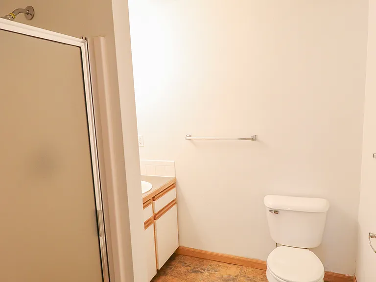 223 W Myrtle St #B — Photo 13