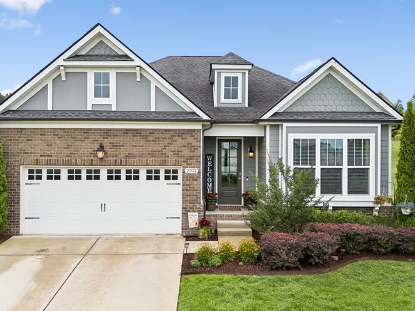 2702 Nottingham Dr, Columbia, TN 38401