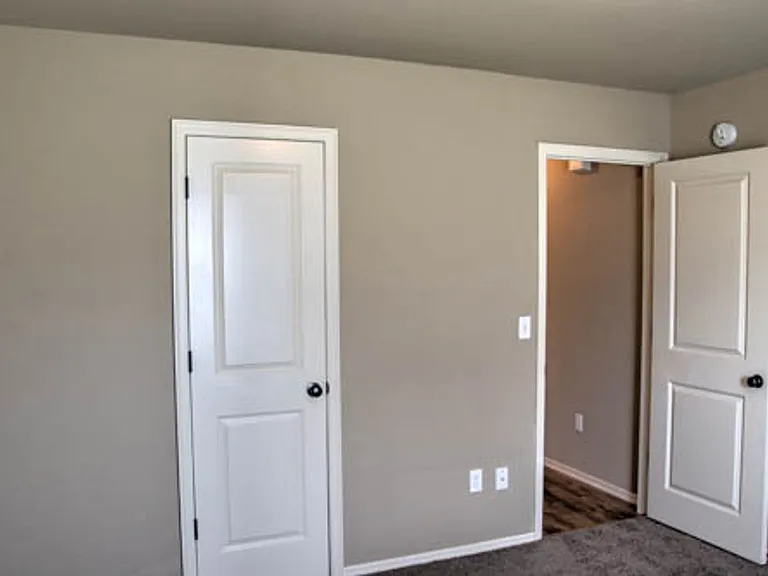 13696 S 87th East Ave — Photo 2
