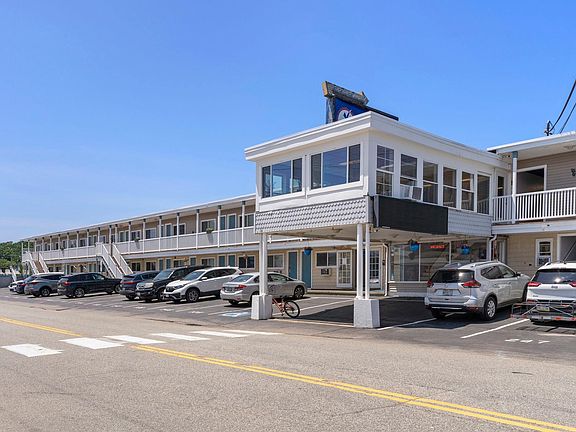 3rd image of 30 W Grand Ave