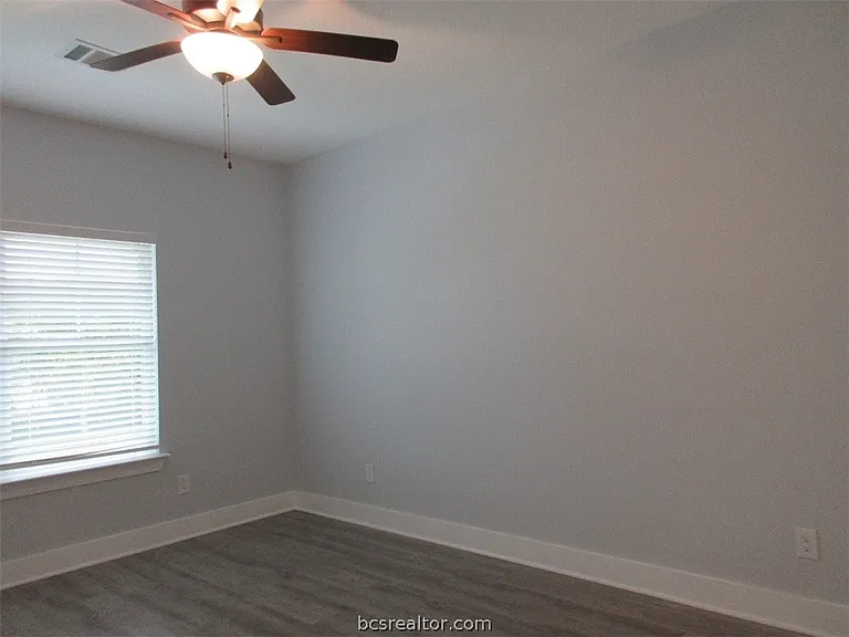 2104 Crescent Pointe Pkwy — Photo 9