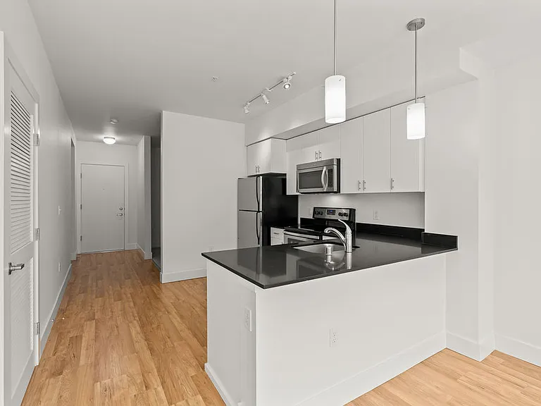 Six Oaks — Photo 41