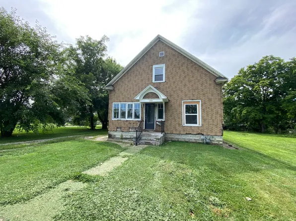 104 Nicklas Ave, Danville, IL 61832