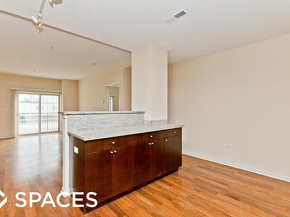 2nd image of 1650 Riverwoods Dr Unit 209