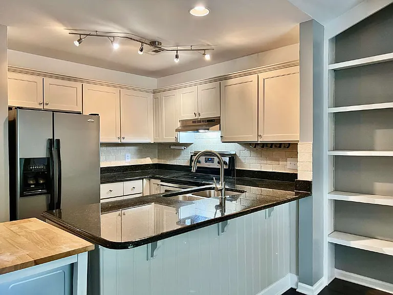 3306 Selwyn Farms Ln #7 — Photo 3