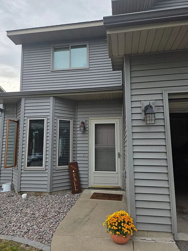 3 bed, 2.0 bath, 1536 sqft, $1,950 — Photo 1
