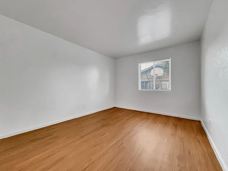 2905 E Monroe St #2 — Photo 18
