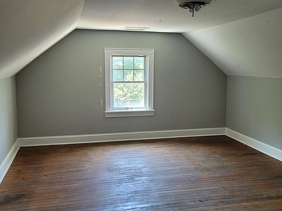 4th image of 89-17 242nd St