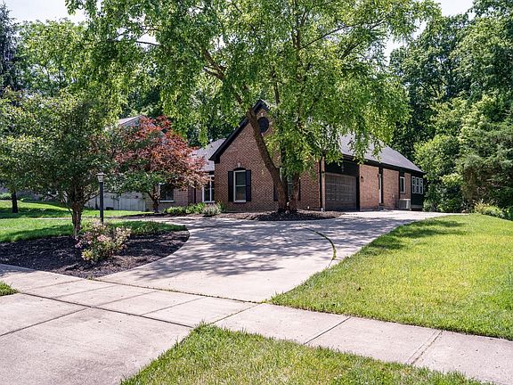 4th image of 956 Palomar Dr