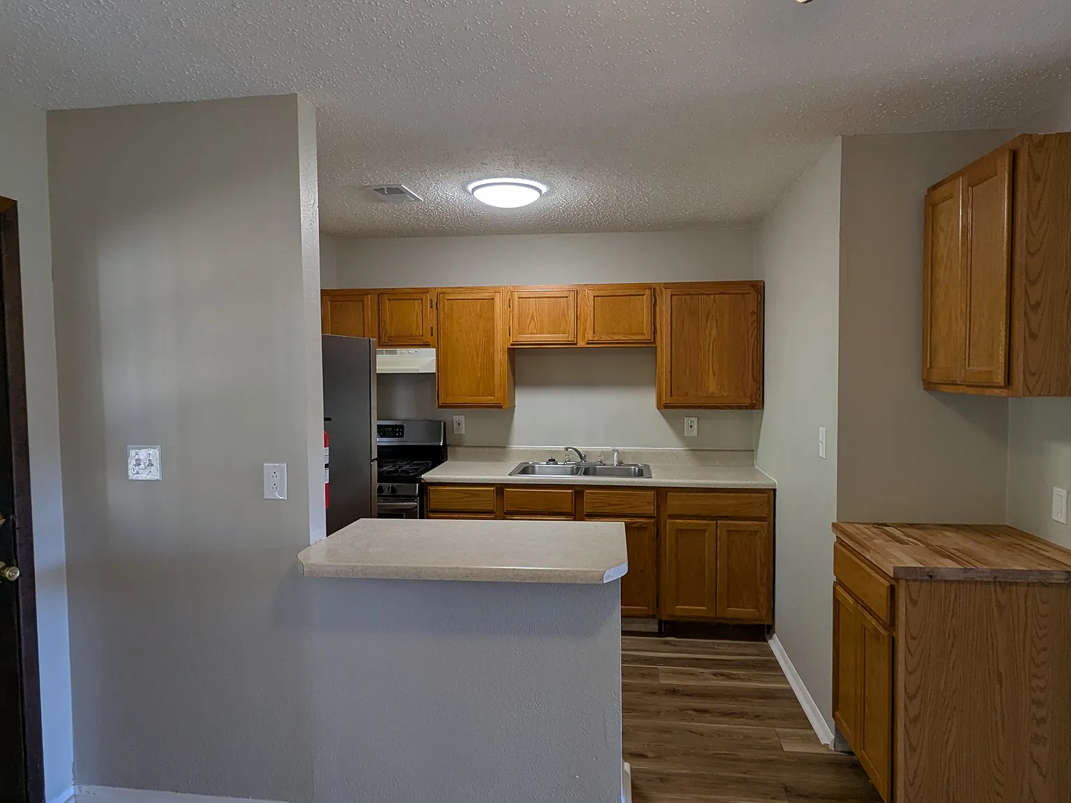 2 bed, 1.5 bath, $1,100 — Photo 4