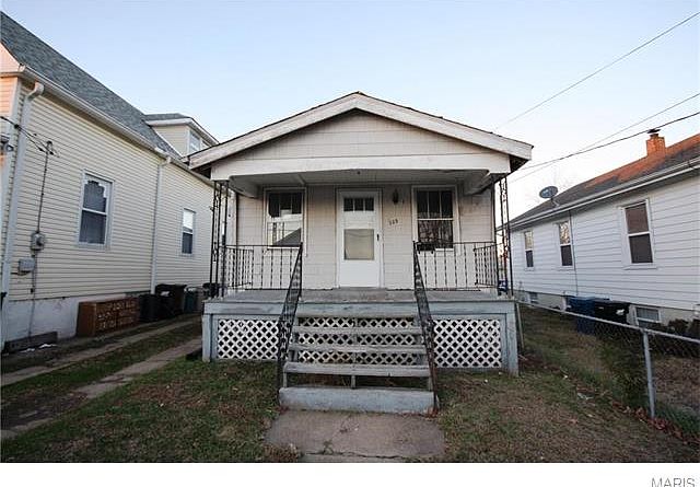 1st image of 123 W Loretta Ave