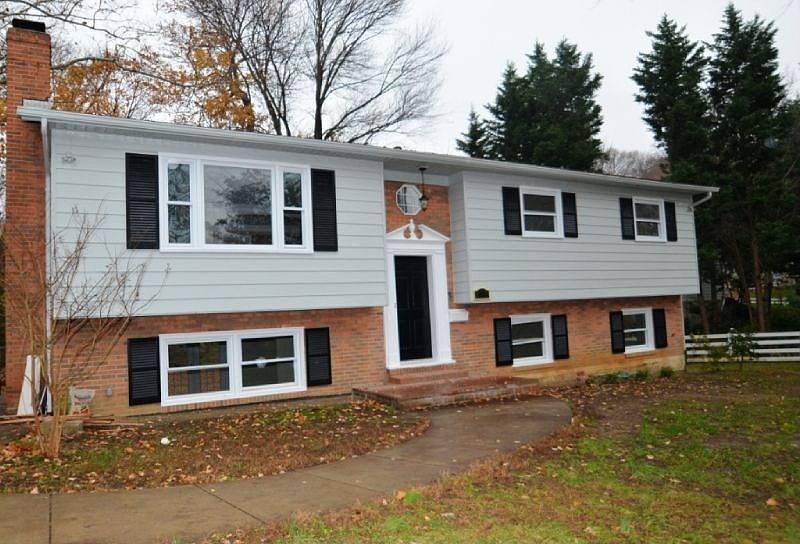 1st image of 3009 School St