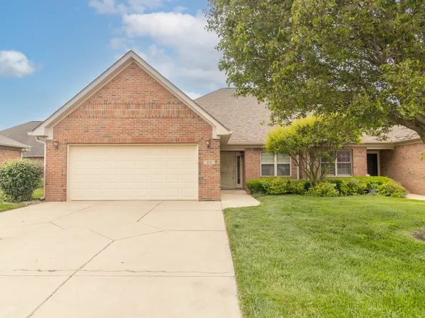 4725 W Harrisburg Ct, New Palestine, IN 46163