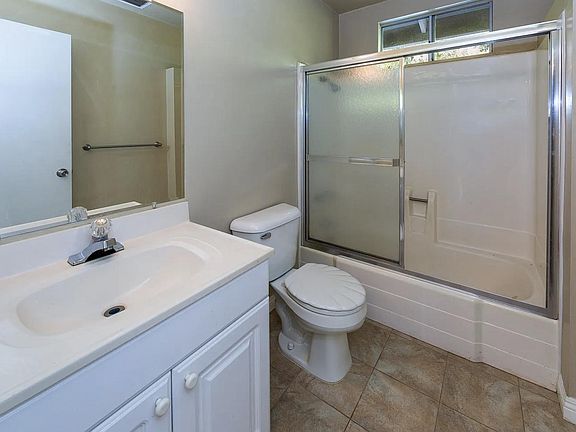 5th image of 10230 Wheatland Ave