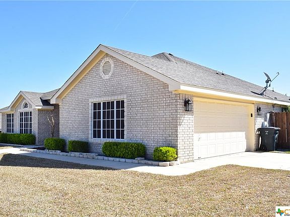2nd image of 3208 Sherwood Forest Dr