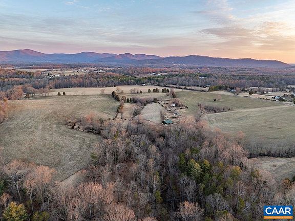 5th image of 2292 Browns Gap Tpke