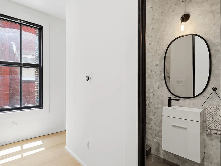 2608 E Broad St #2 — Photo 12