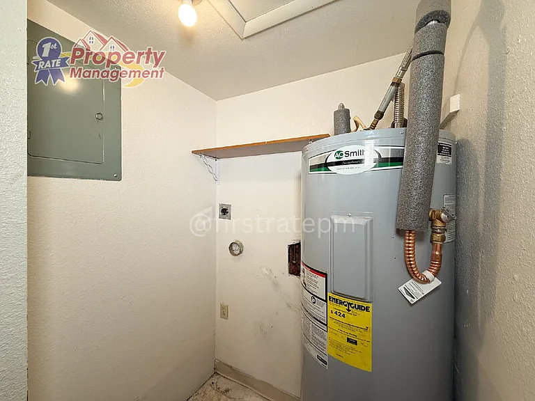 210 S Homedale Ave — Photo 18