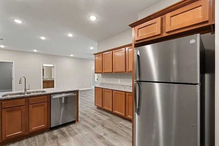 Adelyn Apartments — Photo 11