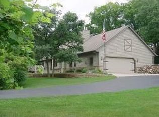 3913 W Gale Cir, Waterford, WI 53185