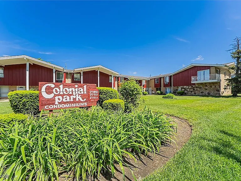 2 bed, 1.5 bath, $1,350 — Photo 1