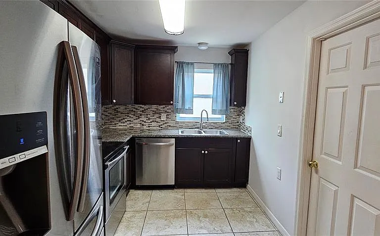 25 N Glenwood Ave — Photo 18