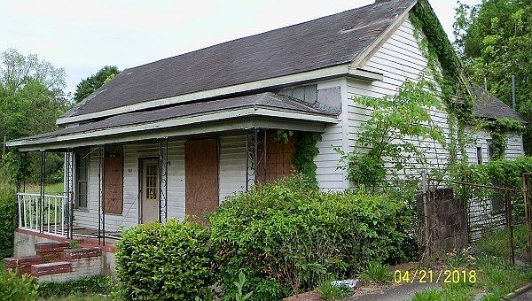 2nd image of 714 Ash St