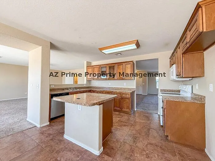 583 W Racine Loop — Photo 7