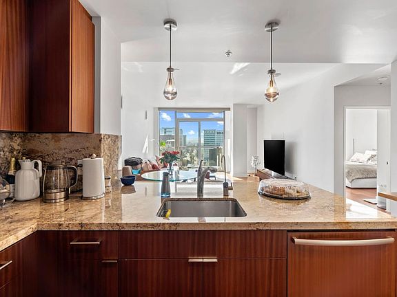 4th image of 38 N Almaden Blvd Unit 1916