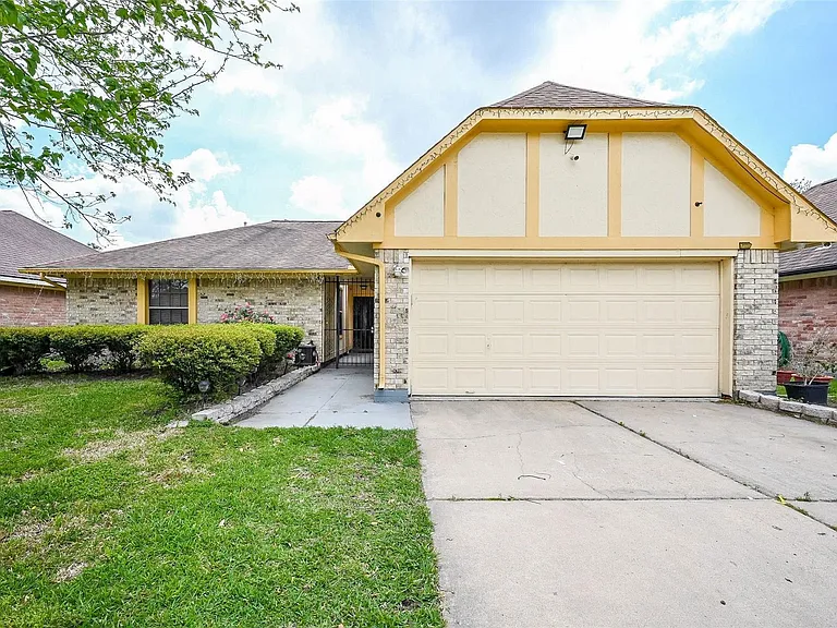 14431 Royal Hill Dr — Photo 1