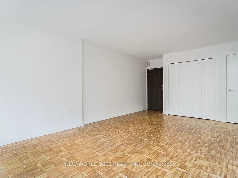 101 Roehampton Ave #1901 — Photo 2