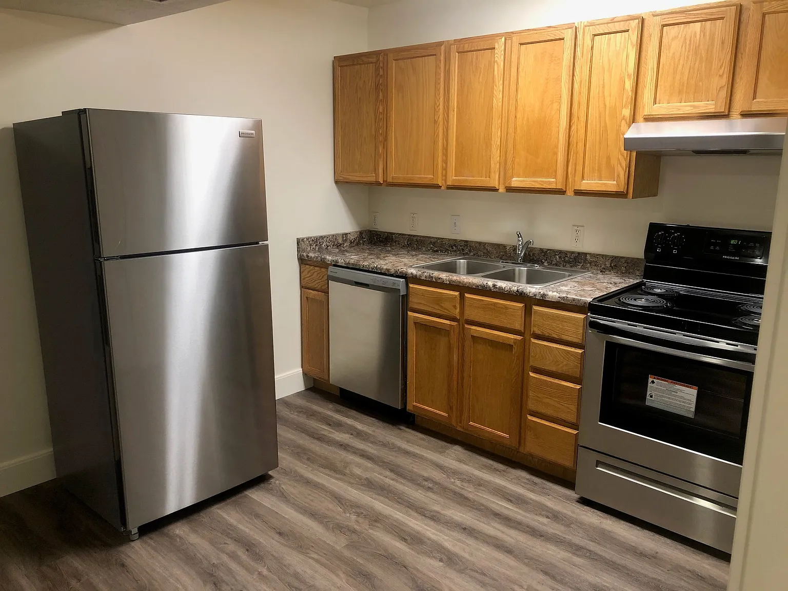 1 bed, 500 sqft, $920 — Photo 2