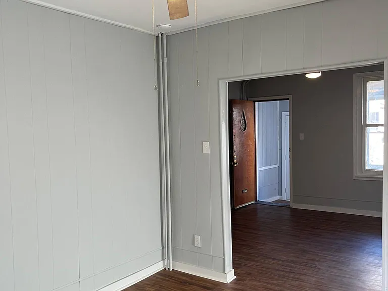 568 E Herman St — Photo 6