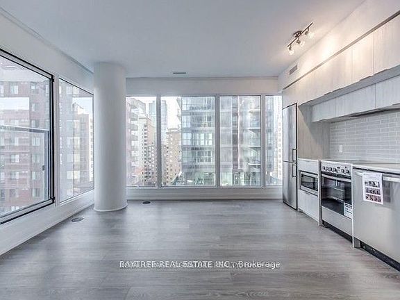 4th image of 181 Dundas St E #2105