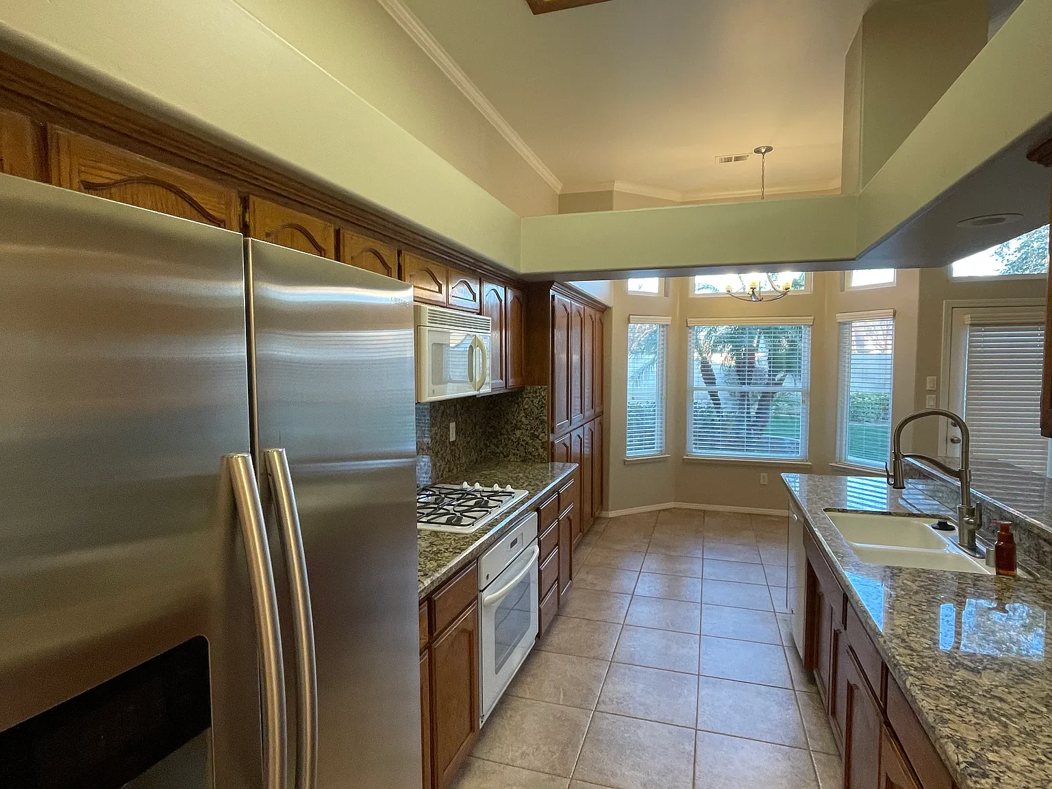 3 bed, 1460 sqft, $2,400 — Photo 4