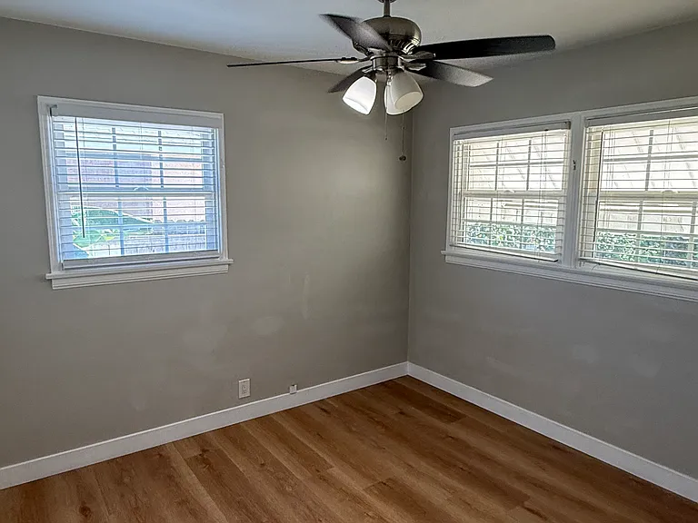 614 W Greenwood Ave #B — Photo 2